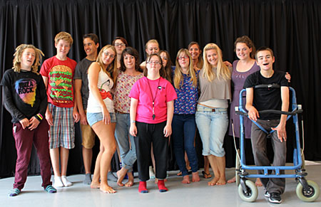 perfromers from remix gold 